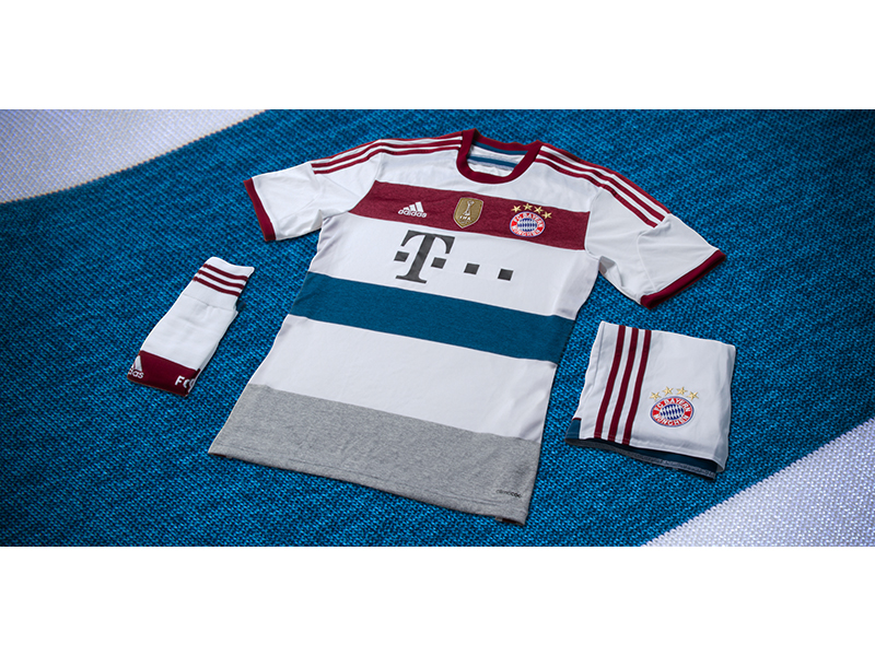 FC Bayern Auswärtstrikot 3 FC Bayern Auswärtstrikot 3