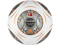 „TORFABRIK" - adidas präsentiert offiziellen Bundesliga-Spielball für Saison 2013/2014