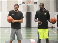 Omri Casspi (L) and Serge Ibaka - adidas Eurocamp 2013 - Day 3