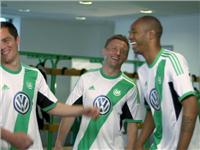 Südamerika kommt nach Niedersachsen - adidas und VfL Wolfsburg stellen neues Heimtrikot vor