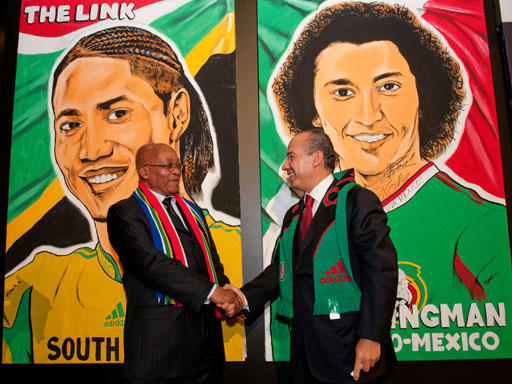 South African President Jacob Zuma and the President of Mexico Felipe Calderón sign the Player Portraits South African President Jacob Zuma and the President of Mexico Felipe Calderón sign the Player Portraits