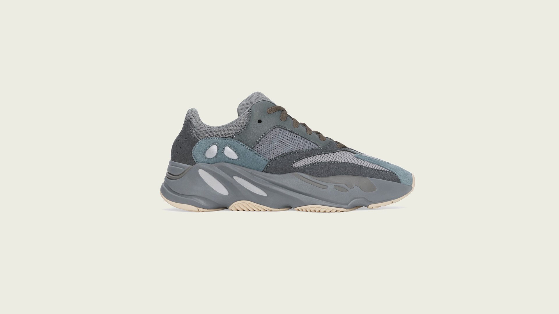 are the yeezy 700 comfortable