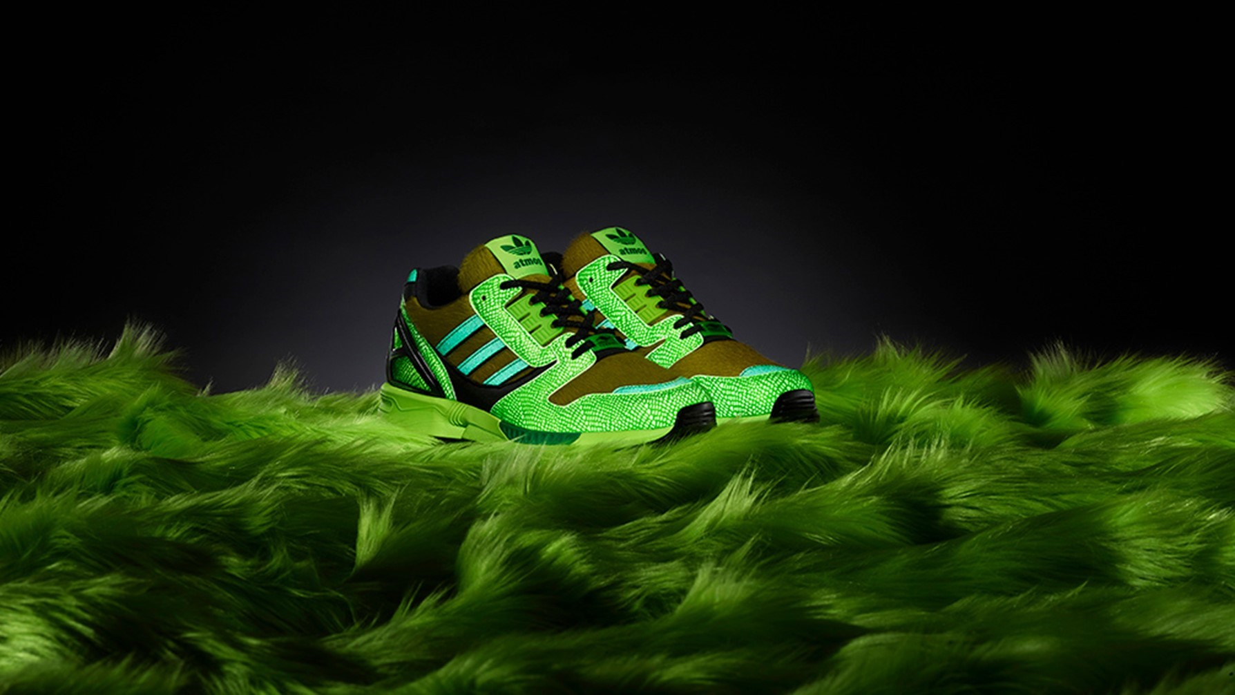 Adidas x store atmos zx 8000