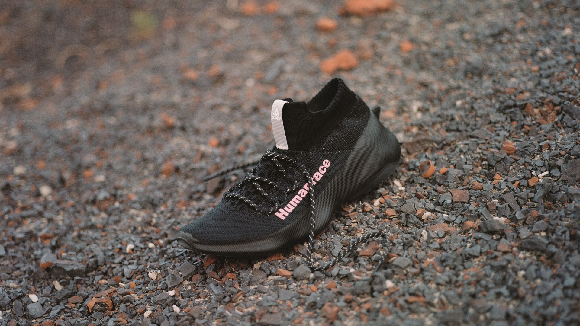 equilibrar Perforar Limitado adidas and Pharrell Williams Launch New Core Black Colorway of the  Humanrace Sičhona Silhouette