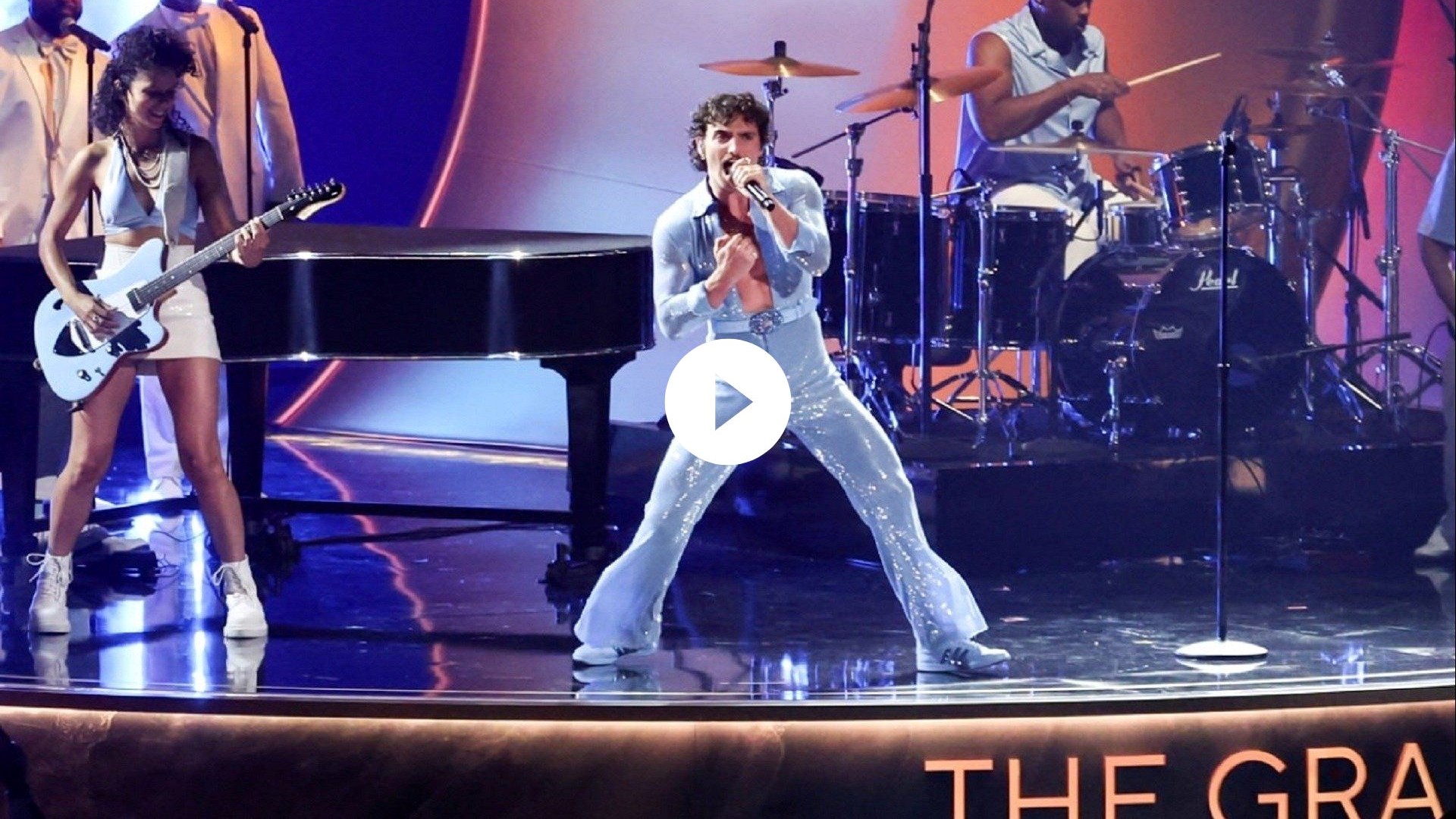 Benson Boone shines at the Grammy s in baby blue custom Sambas