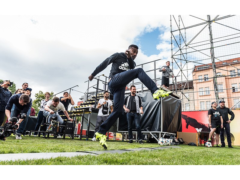 adidas football revolution 2