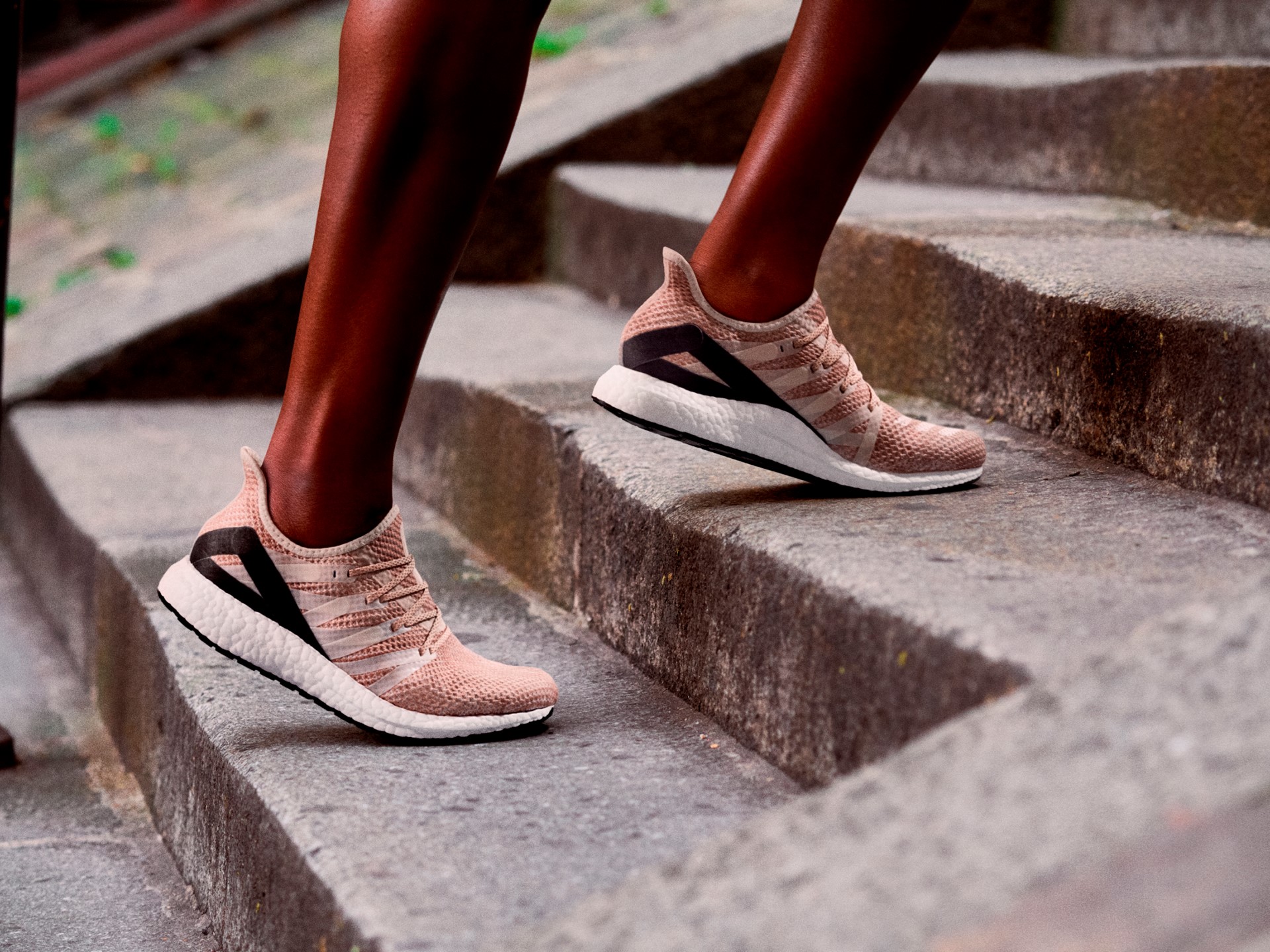 FW17 Speedfactory AM4 PR Paris onbody 1 CMYK