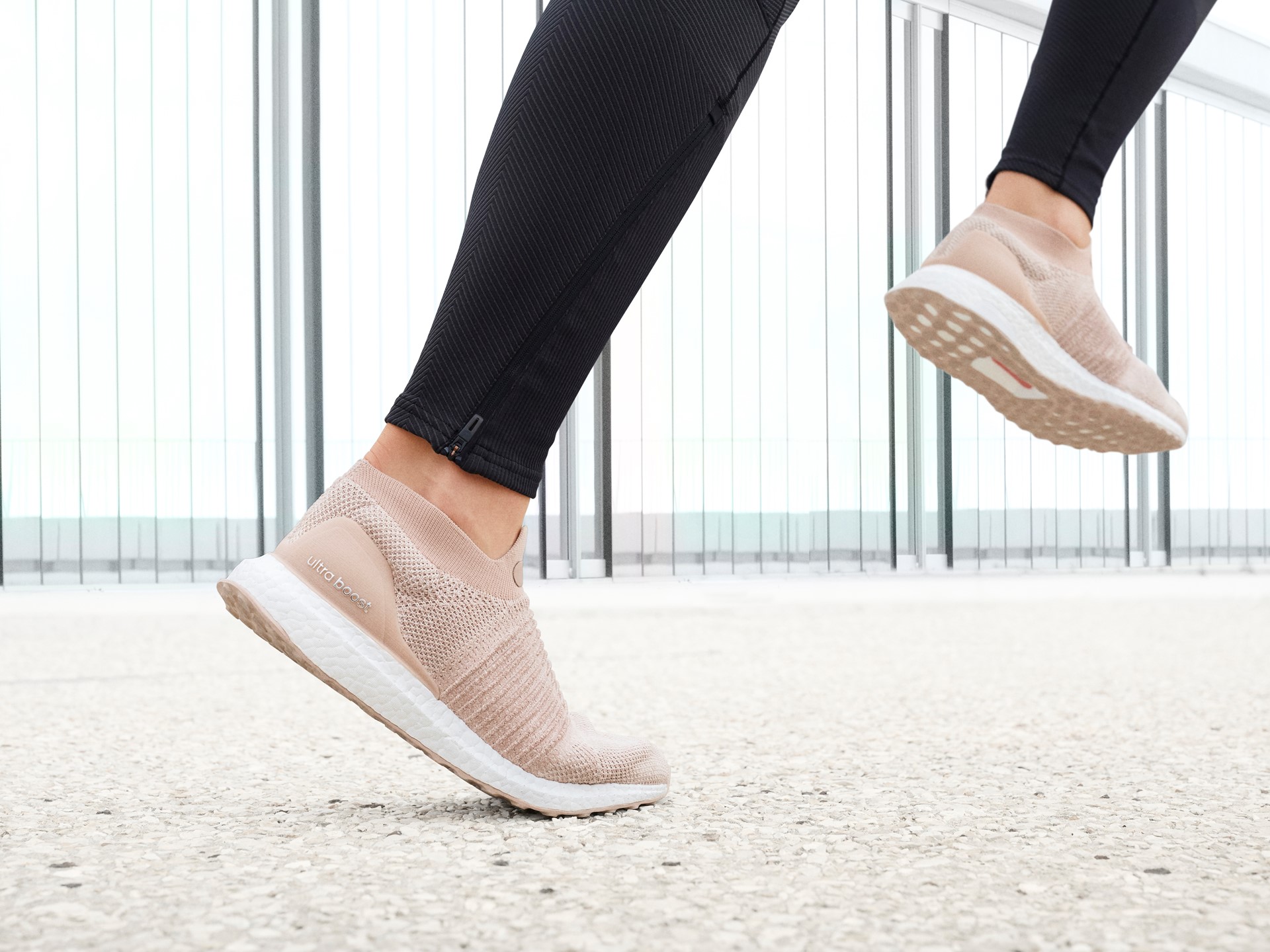 adidas Running UltraBOOST Laceless (4)