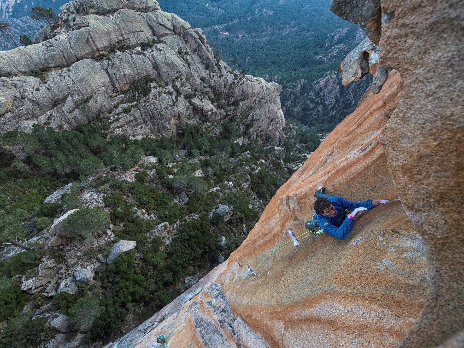 Vertical Reality Climber 1