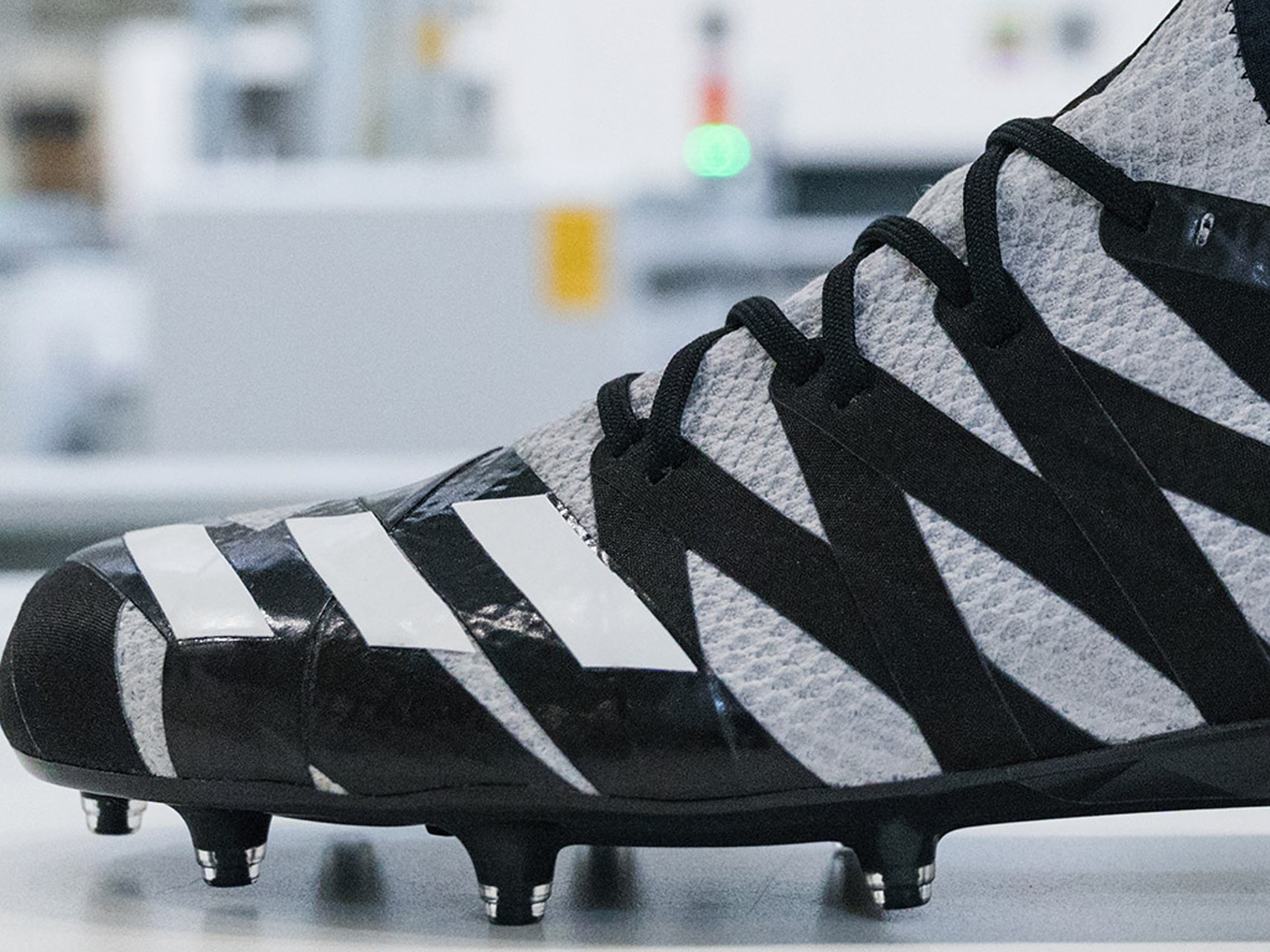 adidas AM4MN Cleats PHL 3Stripes