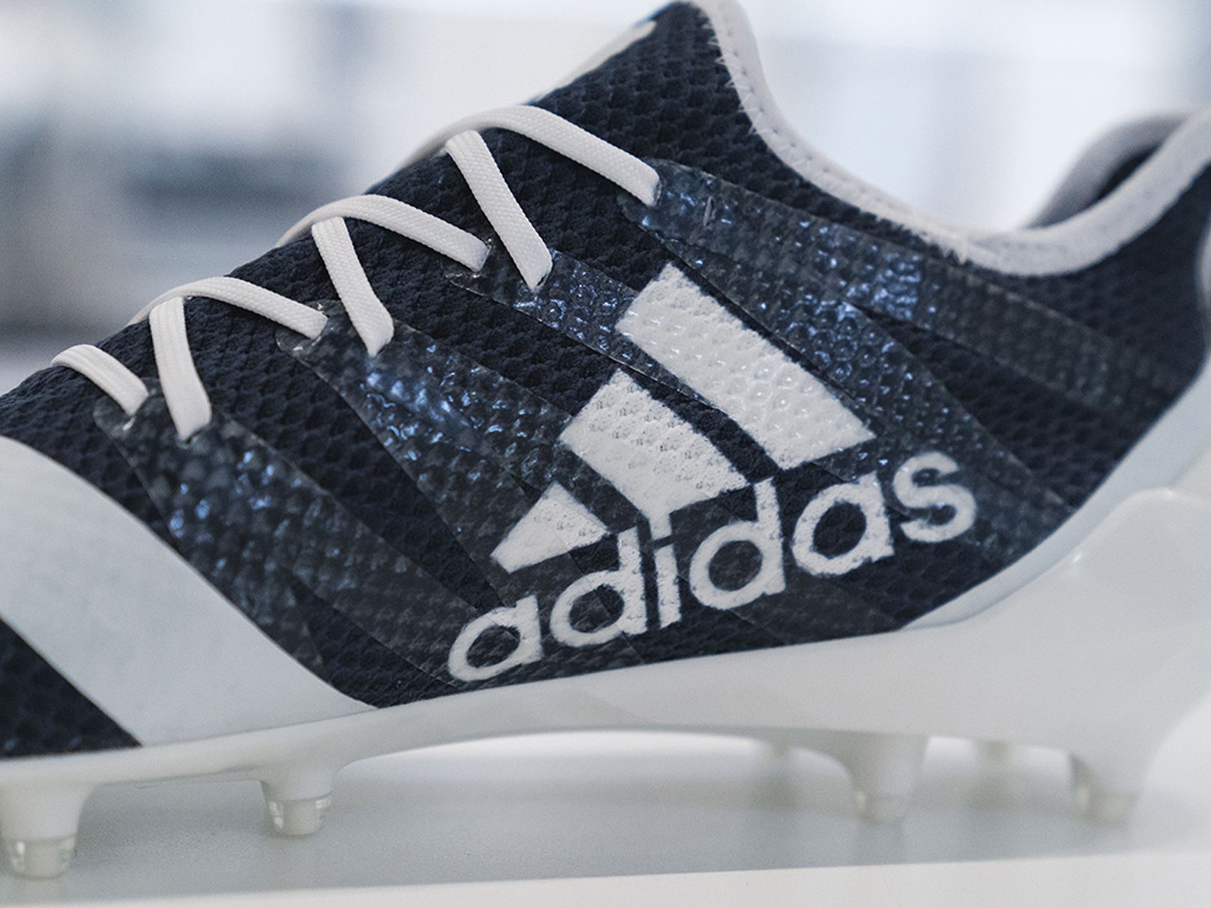 adidas AM4MN Cleats NE Fit-Patches