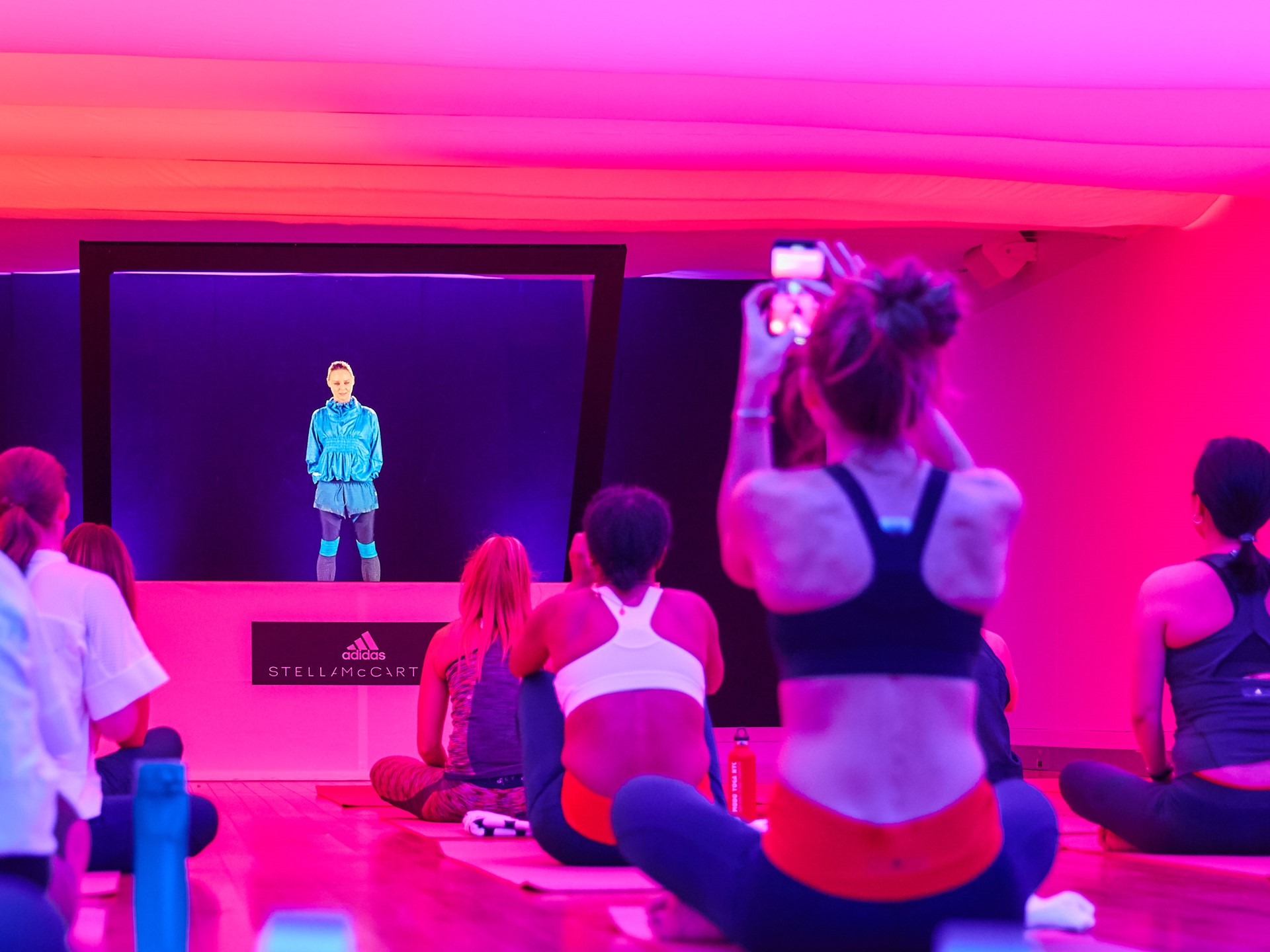 aSMC x Bandier_SS18_Hologram