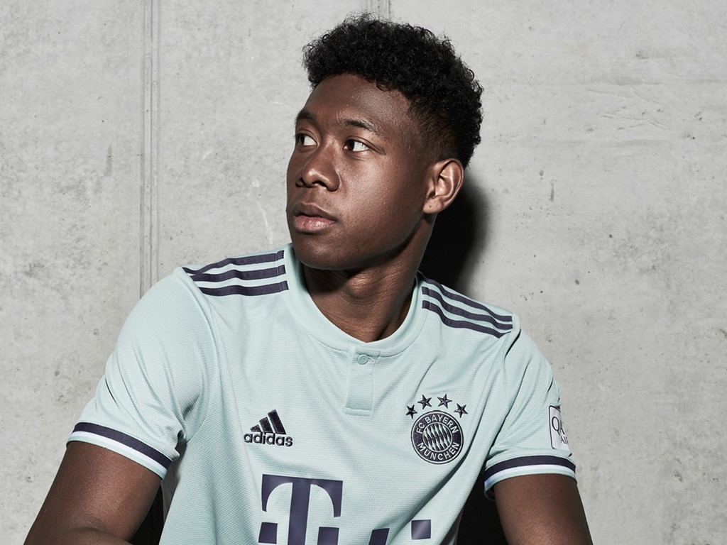 FCBFW18 AWAY SOCIAL ALABA 02