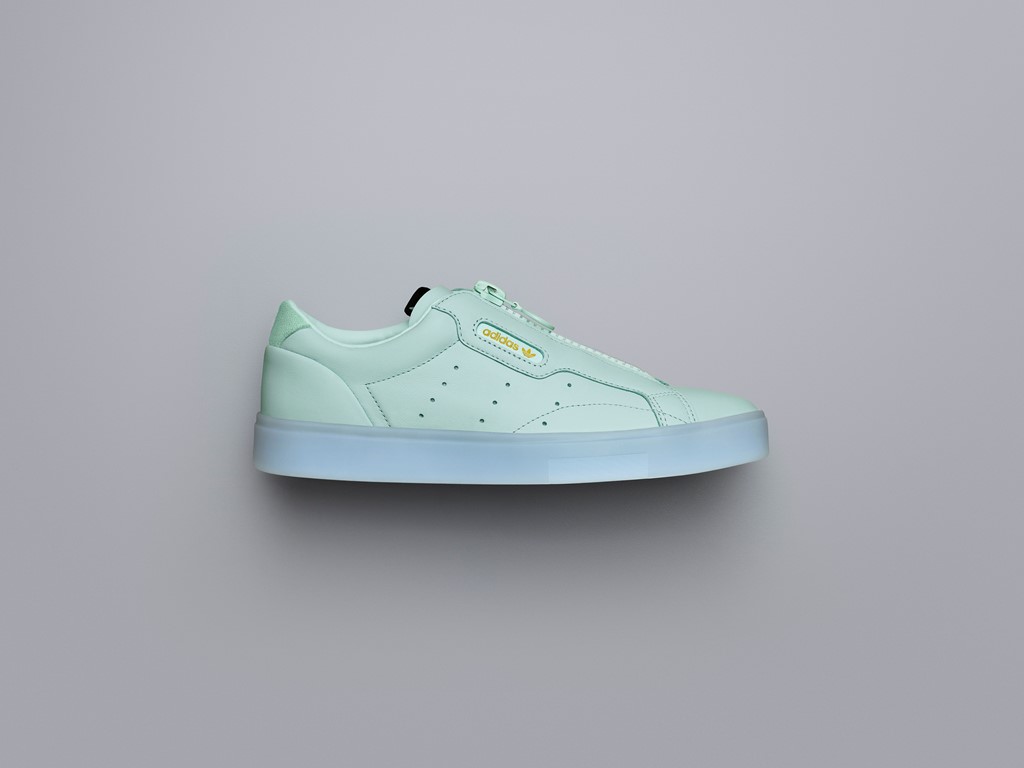 adidas Originals - Sleek FebLook - Angle