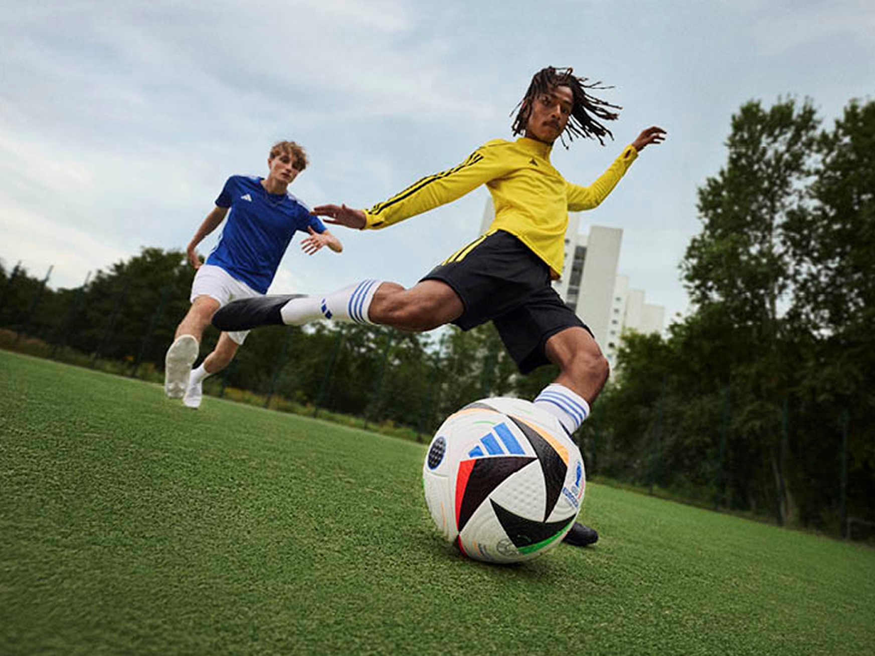 FUSSBALLLIEBE' − the Official Match Ball for UEFA EURO 2024™ - Ground  Strike - ProBall