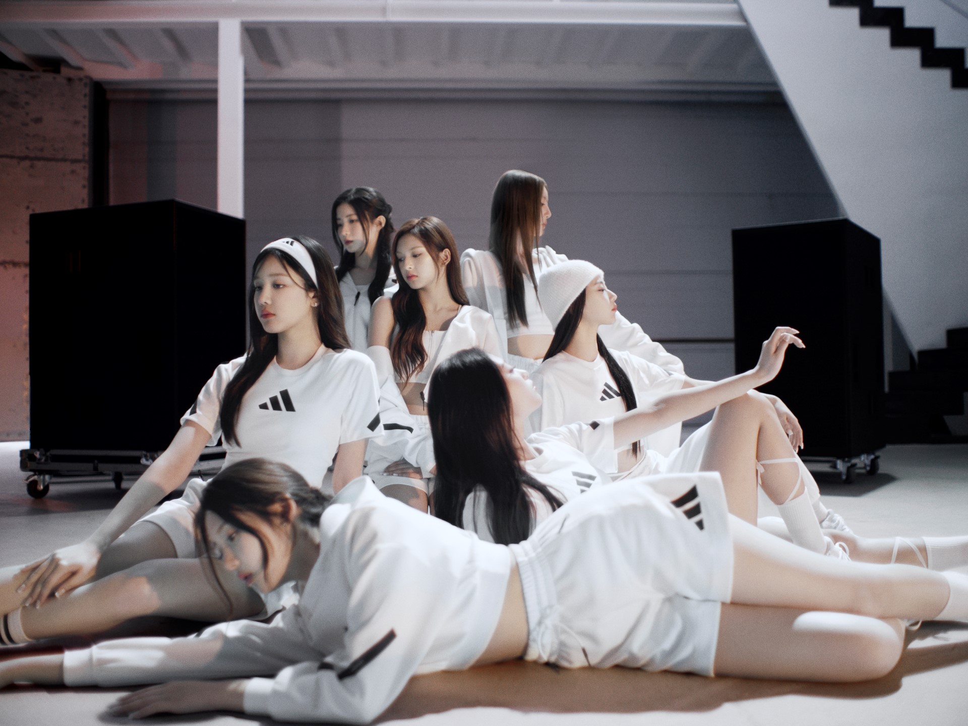 ADIDAS Z.N.E. - BABYMONSTER