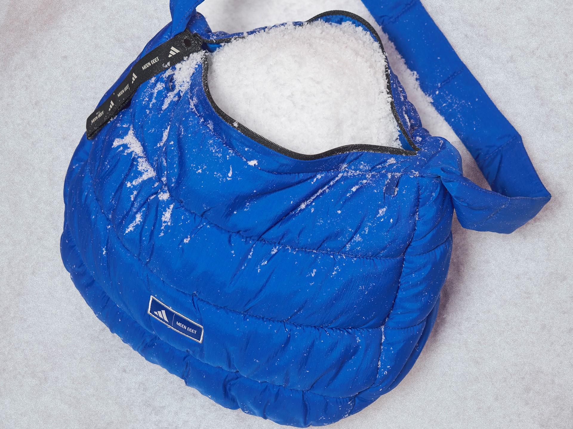 ☆Adidas x MOON BOOT☆Shopper Bag Blue Adidas Moon Boot Shopper Bag | Accessoires » Buy online now!