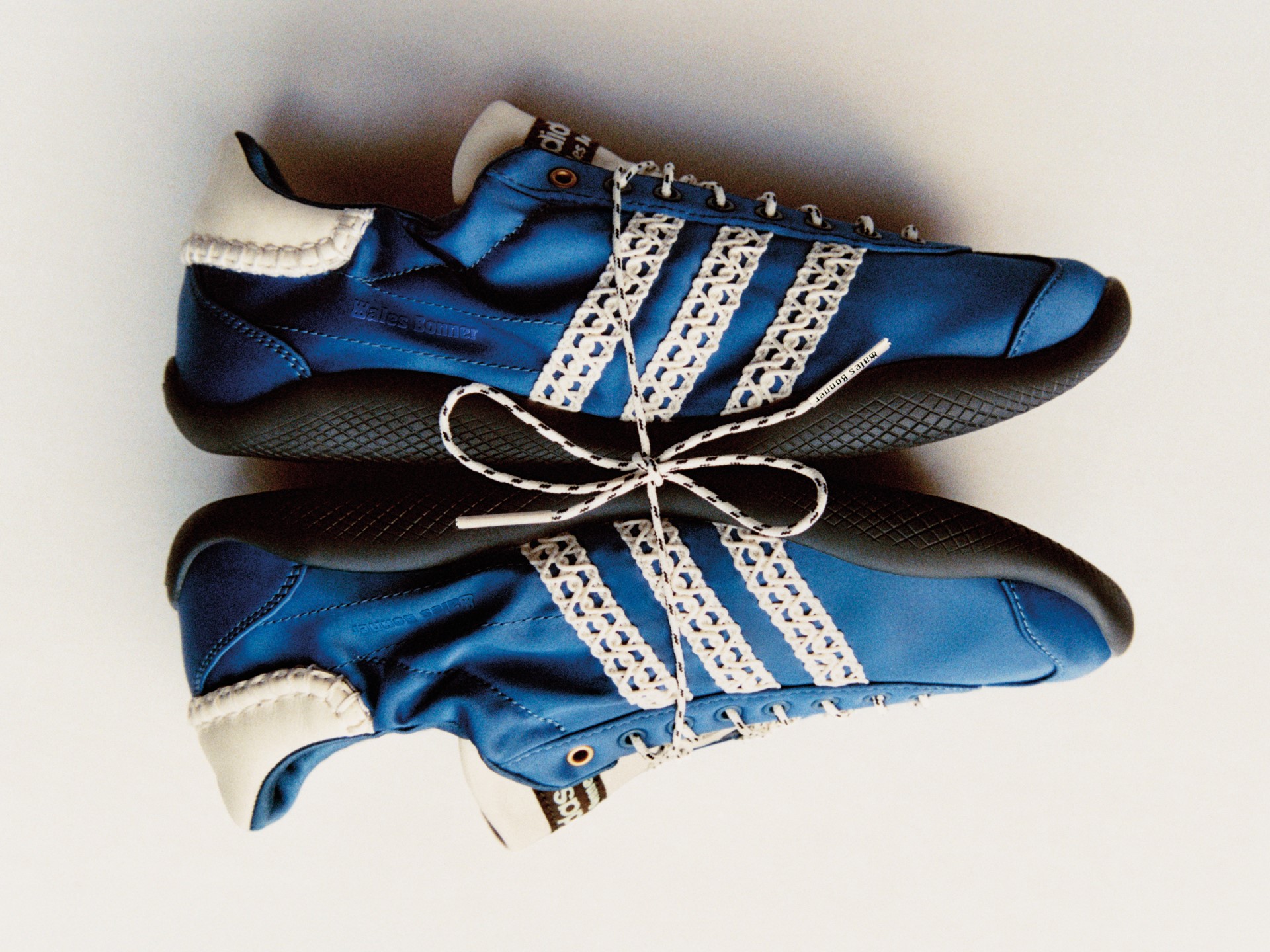  o wb aw25 stilllife 08 16 9