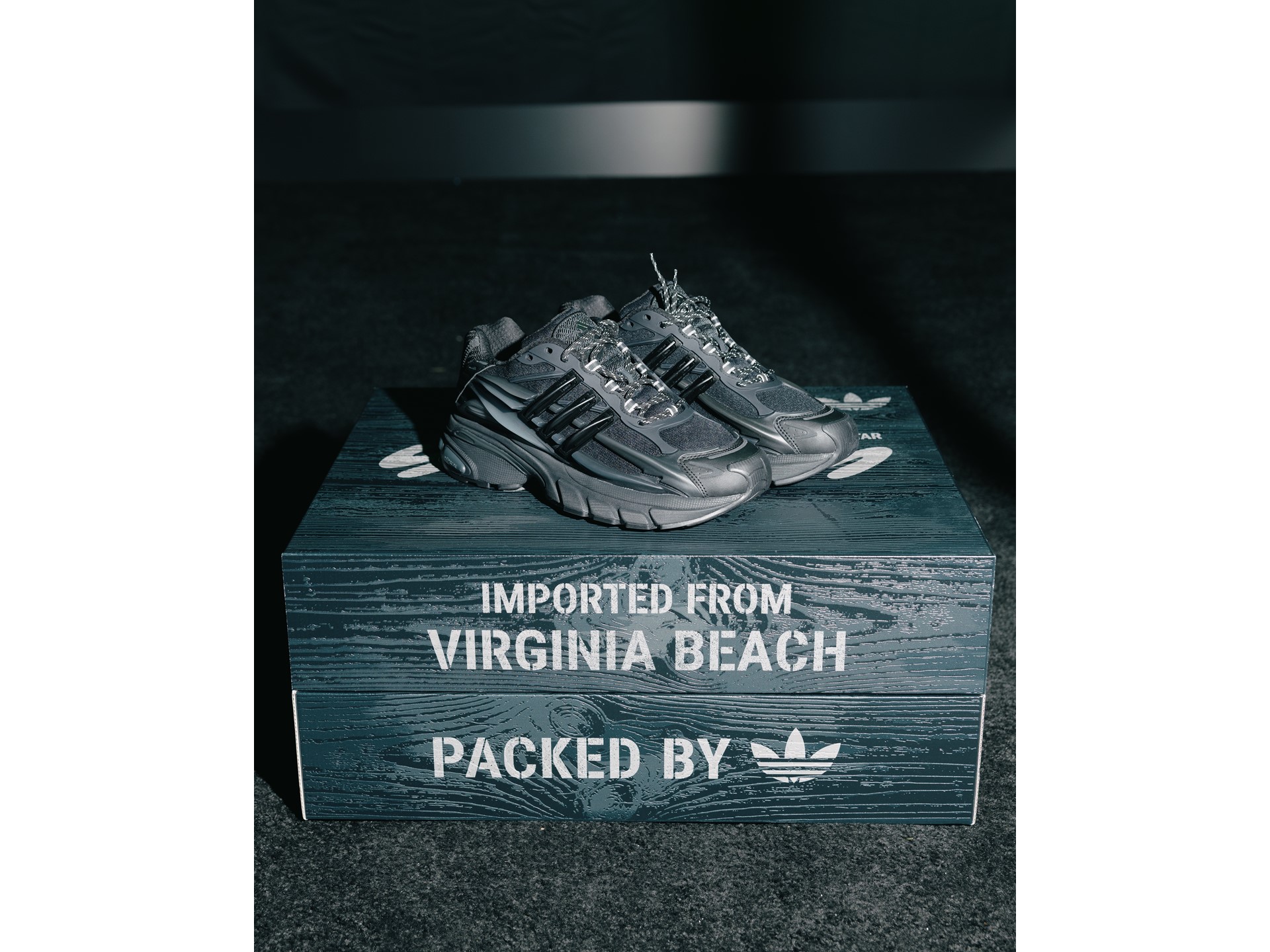 VIRGINIA Adistar Jellyfish Triple Black and Royal Blue