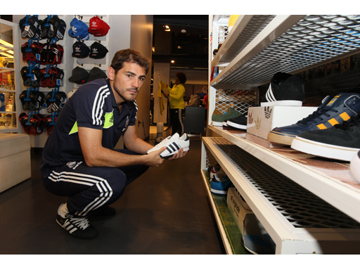 Real Madrid goalkeeper Iker Casillas Real Madrid goalkeeper Iker Casillas