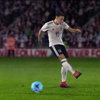 OZIL NEVERFOLLOW PR STILL 5