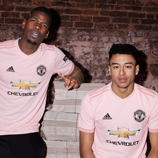 MUFC_AWAY_1ST_2000x2000px_L1_POGBA-LINGARD 1