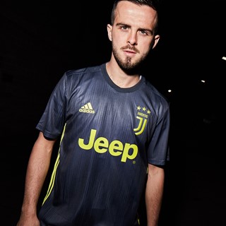 JUVENTUS 2021/22 AWAY JERSEY, BORN FROM THE UNDERGROUND MUSIC