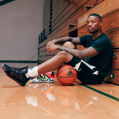 Probablemente papelería agrio adidas Spotlights Damian Lillard's Creative Identity on & off the Court  with Dame 6
