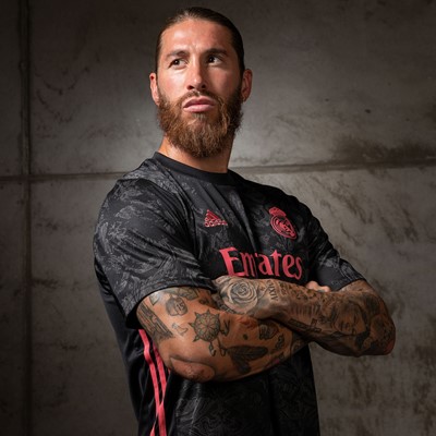 RAMOS WEARS REAL MADRID THIRD JERSEY