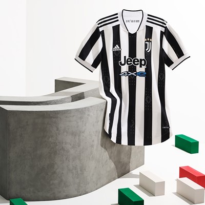 729356_H22879_JUVENTUS_FW21_HOME_GM7179_PRODUCT_03_4x5.jpg