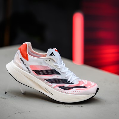 een schuldeiser Beroemdheid aantal THE LATEST ADIDAS ADIZERO FOOTWEAR: EVOLVING FAST FOR THE ROAD AND THE TRACK