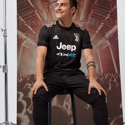 THE 2021/22 AWAY JERSEY IS HERE! - Juventus