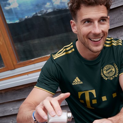 FC Bayern presents new Oktoberfest jersey