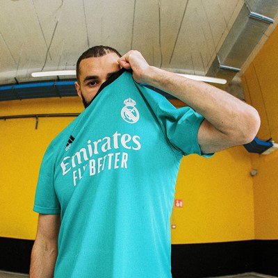 ADIDAS_REAL_MADRID__PR_THIRD_Benzema_IMAGE_005_2x3