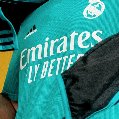 ADIDAS_REAL_MADRID__PR_THIRD_CloseUp_IMAGE_001_2x3 copy