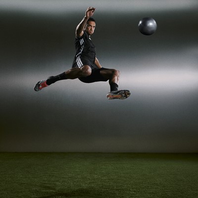 h24627 ss26 q0 player trent alexander arnold predator elite action shot01 16 9