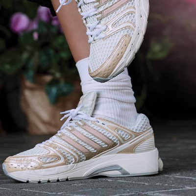  h24629 adistar fw25 q4 female 03 kd 02 w 16 9 1365212