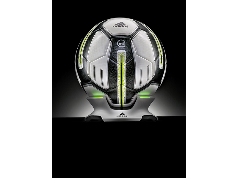 miCoach Smart Ball 9 miCoach Smart Ball 9