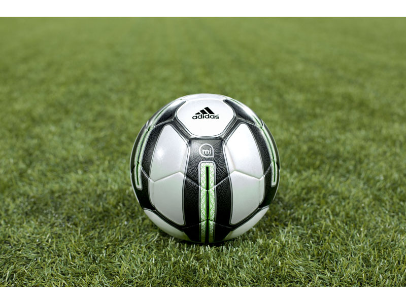 adidas miCoach SMART BALL adidas miCoach SMART BALL