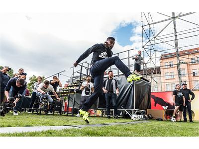 adidas football revolution 2