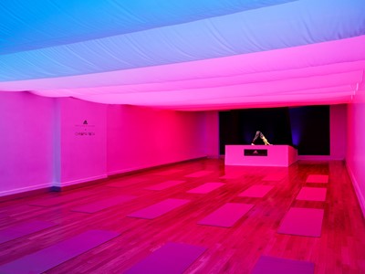 aSMC x Bandier_SS18_Hologram