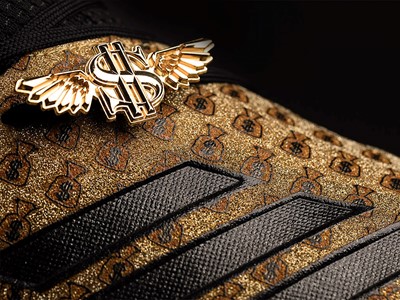 adiMoji Snoop Money Bag