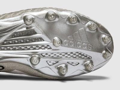 adidasFballUS FreakUltra VonMiller Razorframe 02