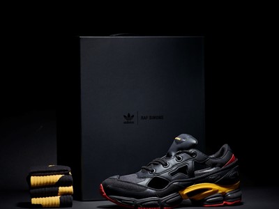 RAF Simon Replicant Ozweego Belgium pack