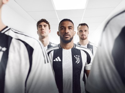 adidas x Juventus Home Group Shot Gleison Bremer Federica Gatti Dusan Vlahovic