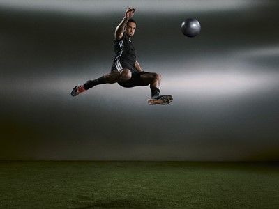 h24627 ss26 q0 player trent alexander arnold predator elite action shot01 16 9