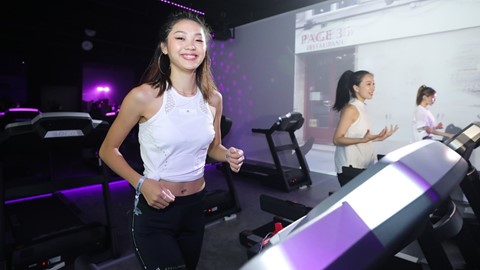 Influencer Alice Wong Experiences Hologram Run