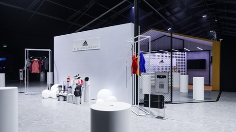 aSMC FW18 Product Display