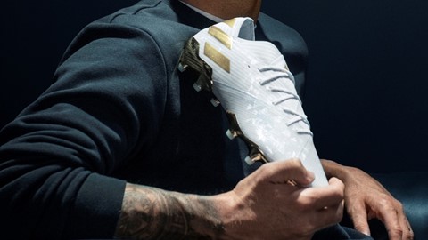 ’MESSI 15 YEARS’ NEMEZIZ pack