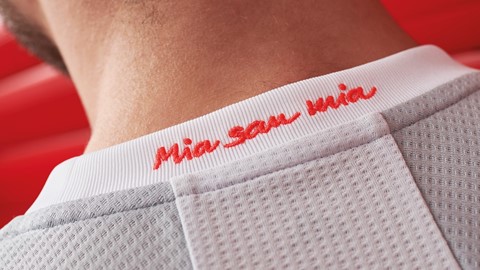 BAYERN MUNICH 2021 AWAY JERSEY (2)